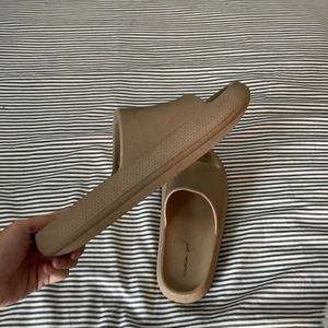 Pillow Slip On’s W9